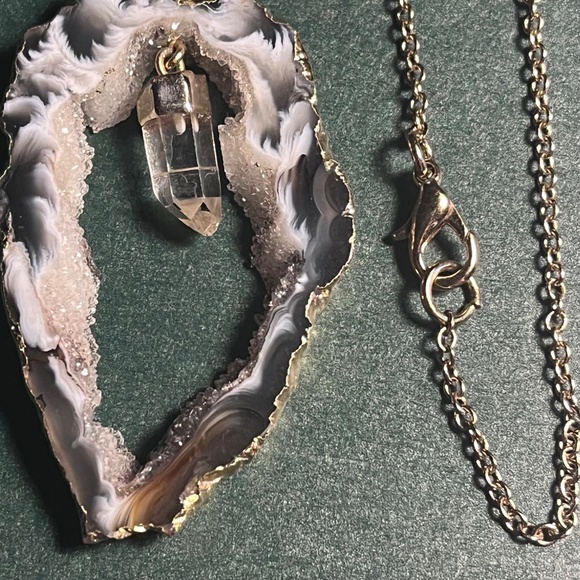 Agate Geode Slice and Quartz Crystal Necklace with Gold Chain Unique Necklace - Picture 4 of 8
